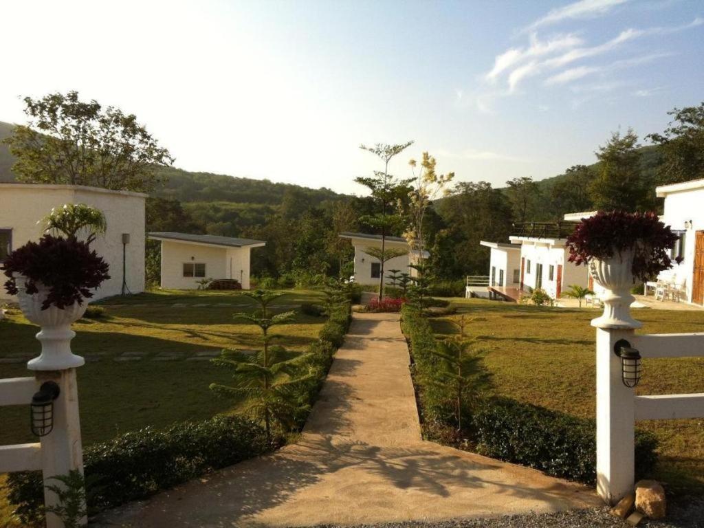 White Rock Resort Pakchong Pak Chong Exterior foto